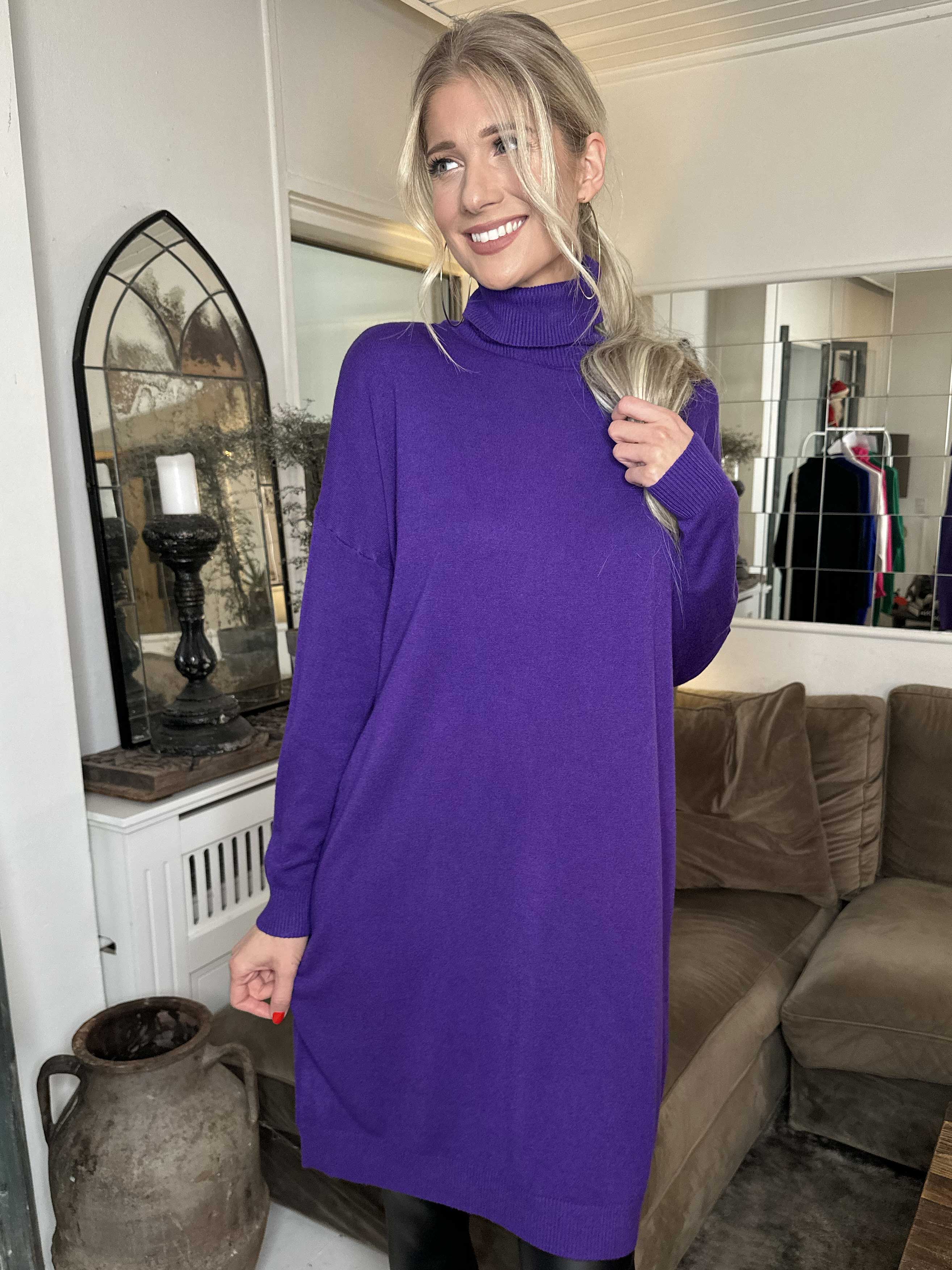 Elmira - Mycket mjuk stickad klänning i elastiskt tyg